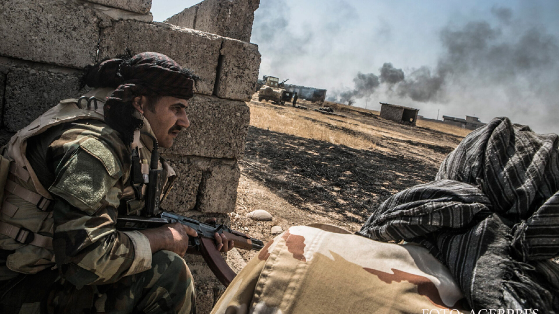 forte kurde din Peshmerga lupta in regiunea Mosul