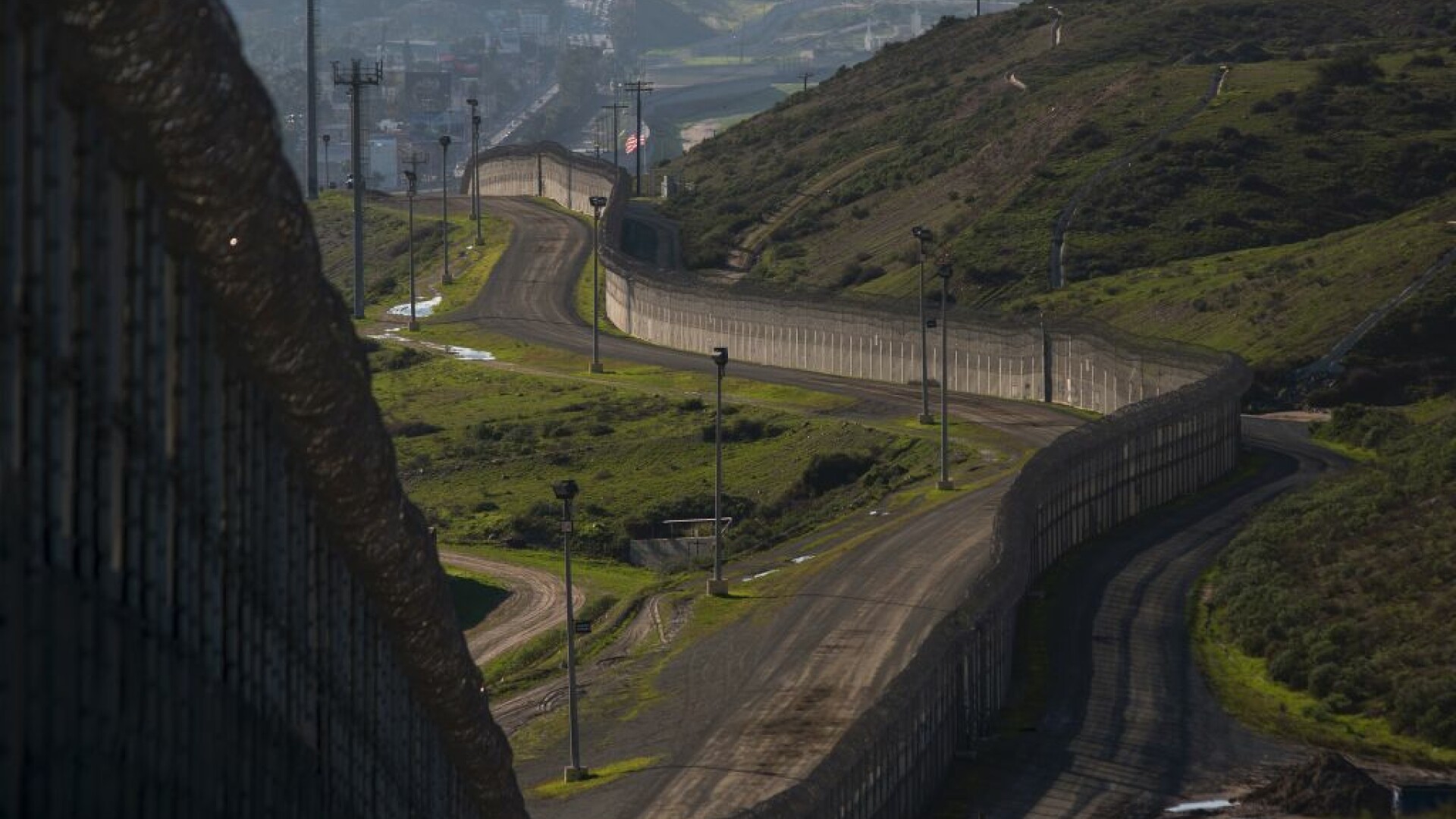 Zid existent la granita SUA-Mexic, in San Ysidro, California