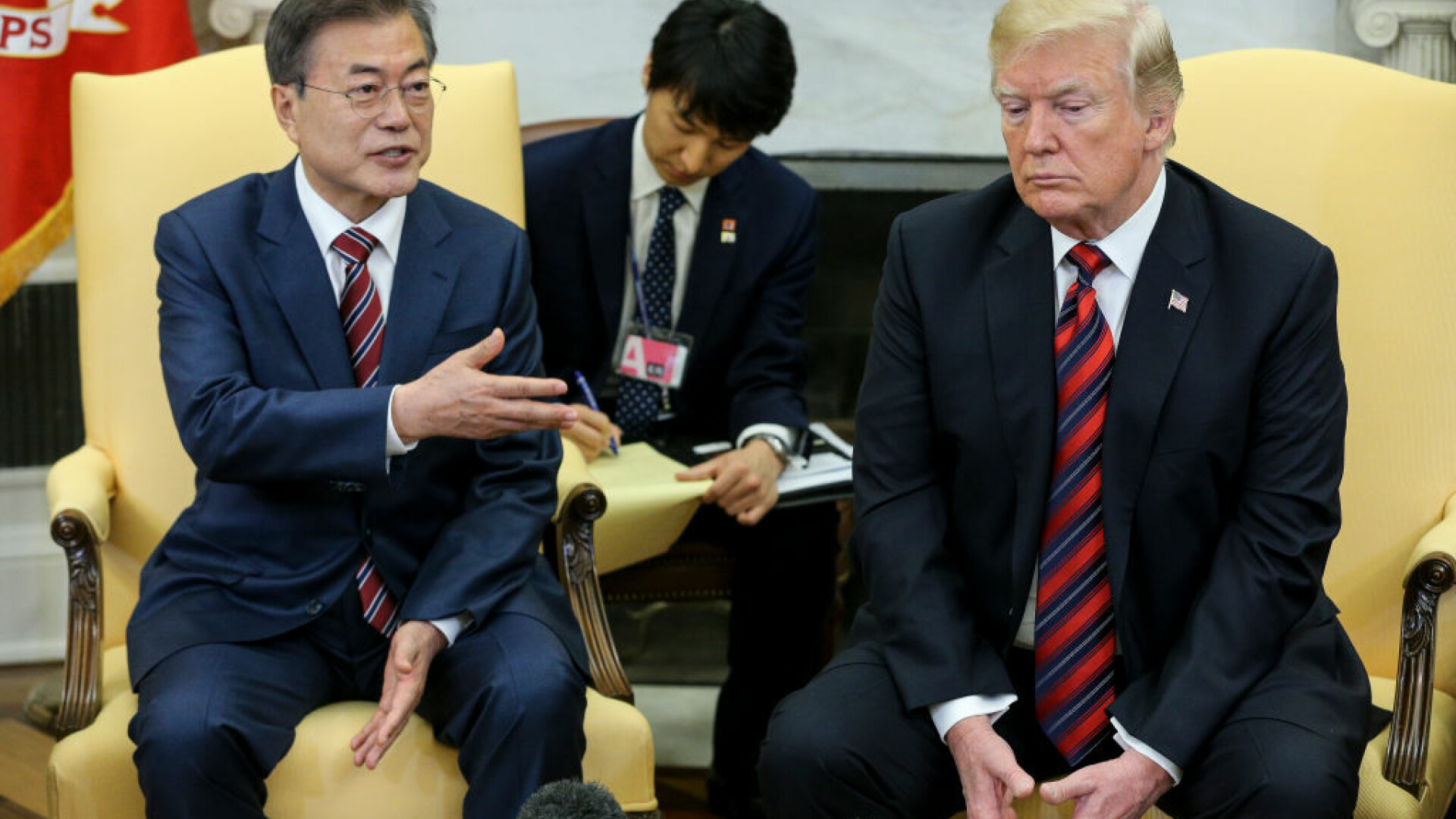 Donald Trump si Moon Jae-in