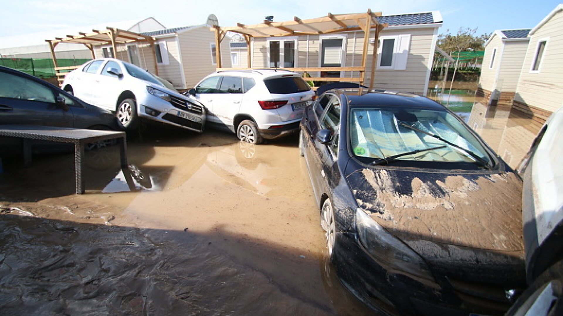 Inundații istorice în Spania. Cinci morţi în două zile