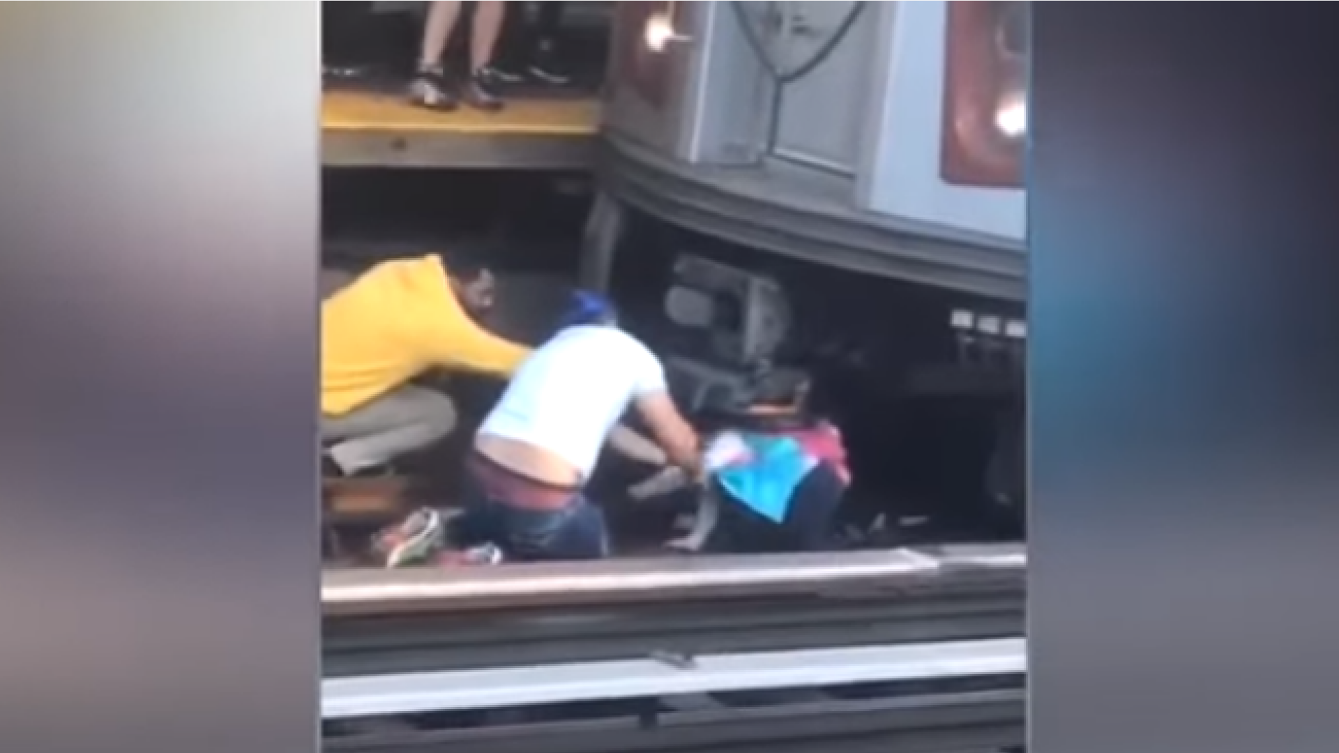 Fetiță de 5 ani, salvată de sub un tren