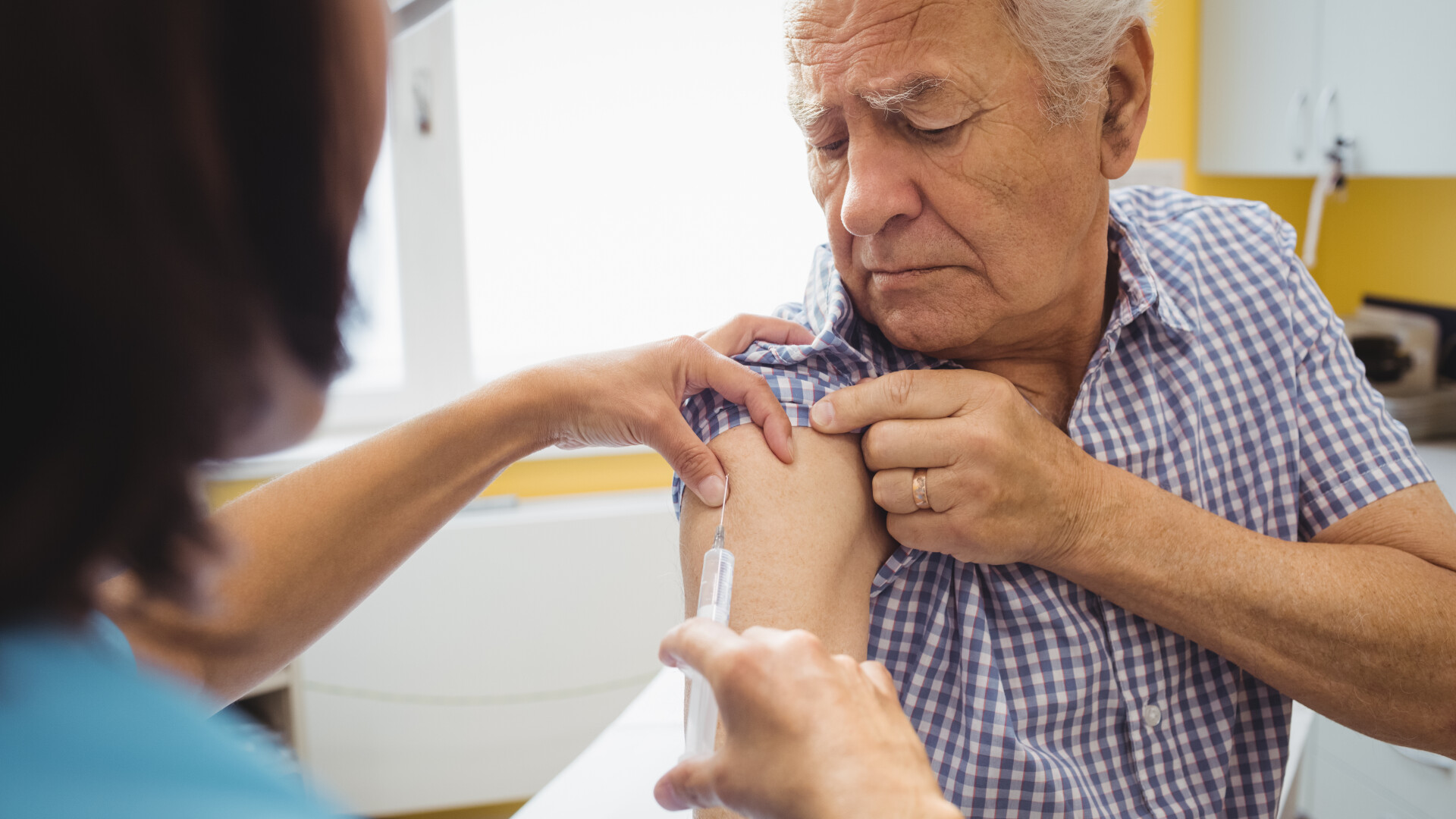 România, printre ţările UE cu cea mai scăzută rată de vaccinare a bătrânilor împotriva gripei