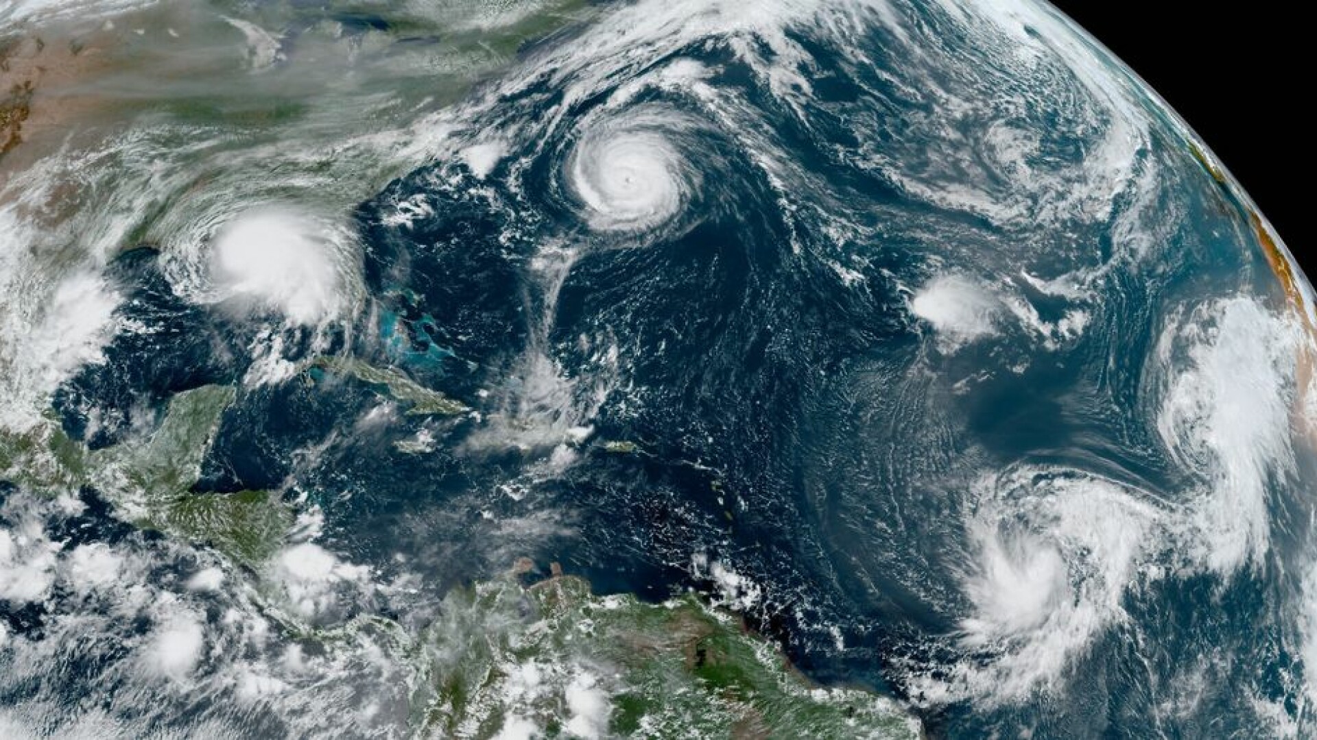 Uraganul Sally a ajuns la categoria a doua şi se apropie de coastele americane