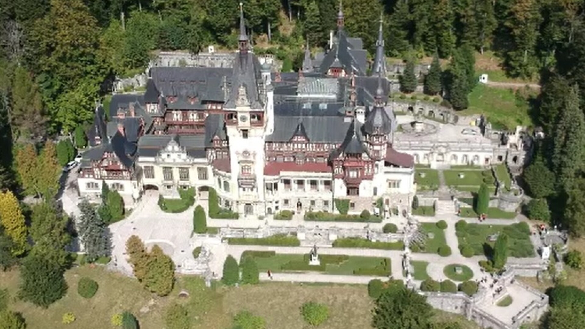 Castelul Peleș are nevoie urgent de reparații