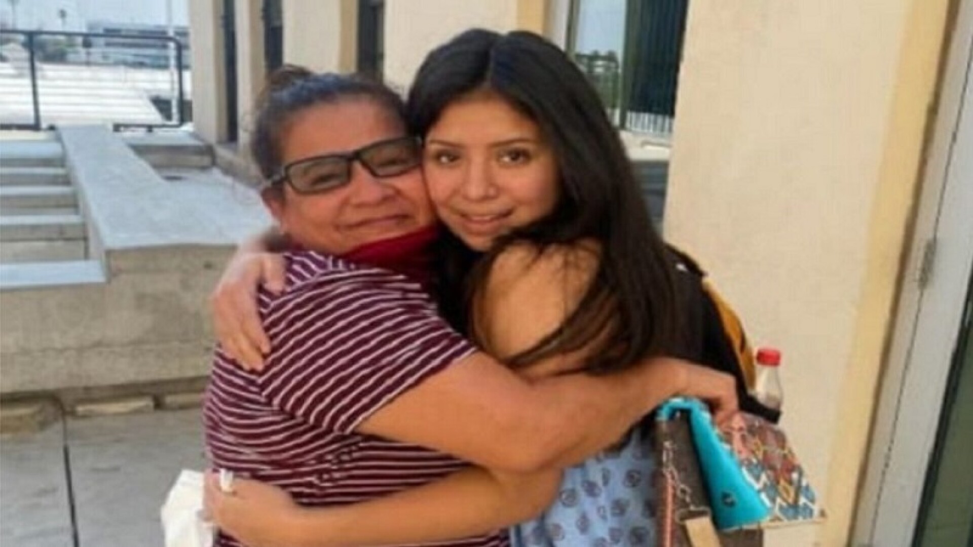 Răpită de tatăl ei, o fată din Florida și-a revăzut mama după 14 ani
