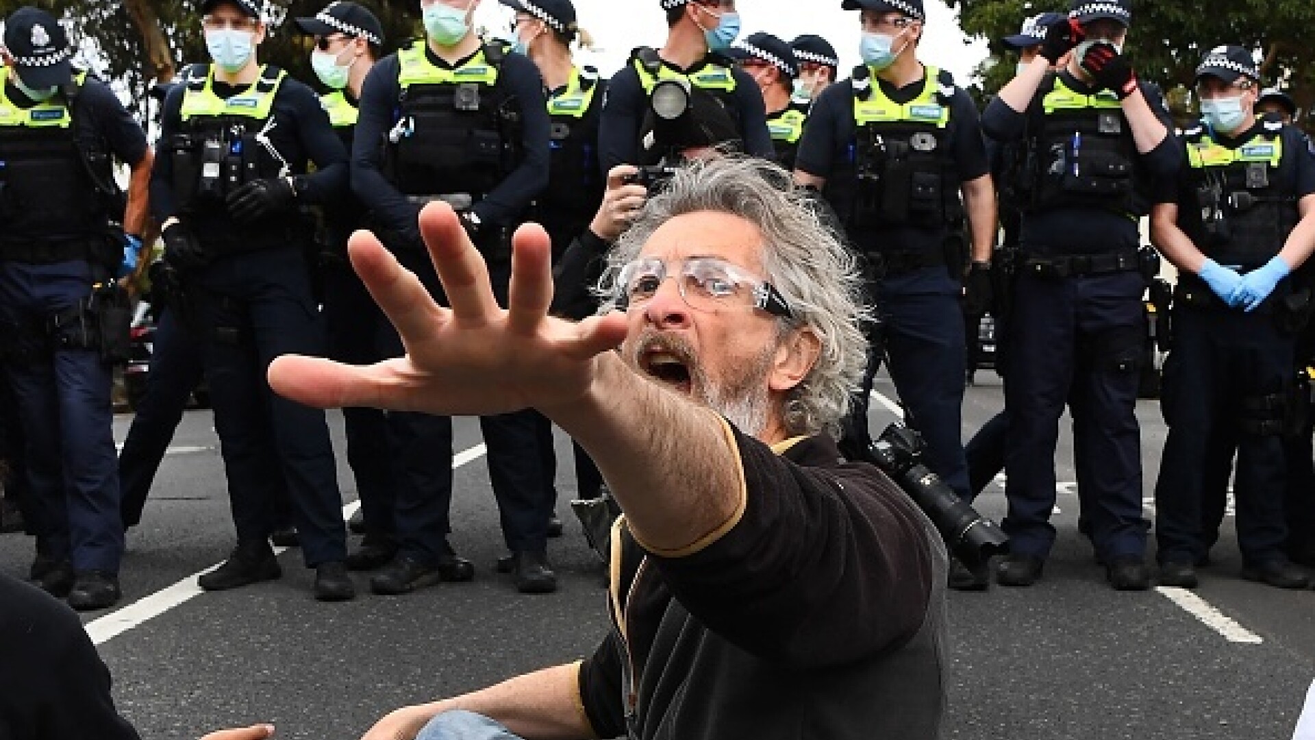 Arestări la Sydney şi Melbourne, după manifestaţii împotriva restricţiilor - 3