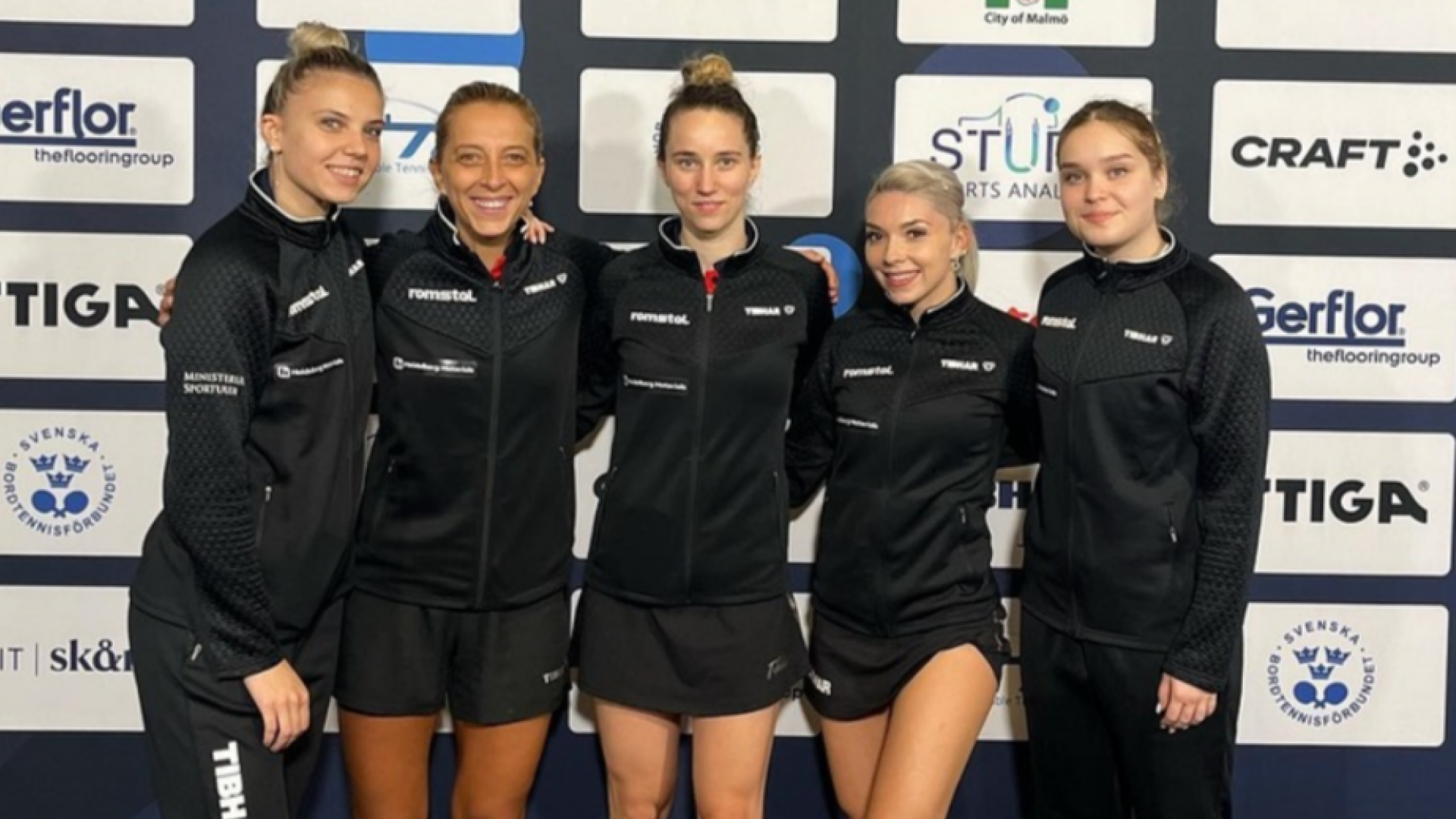 echipa feminina tenis de masa