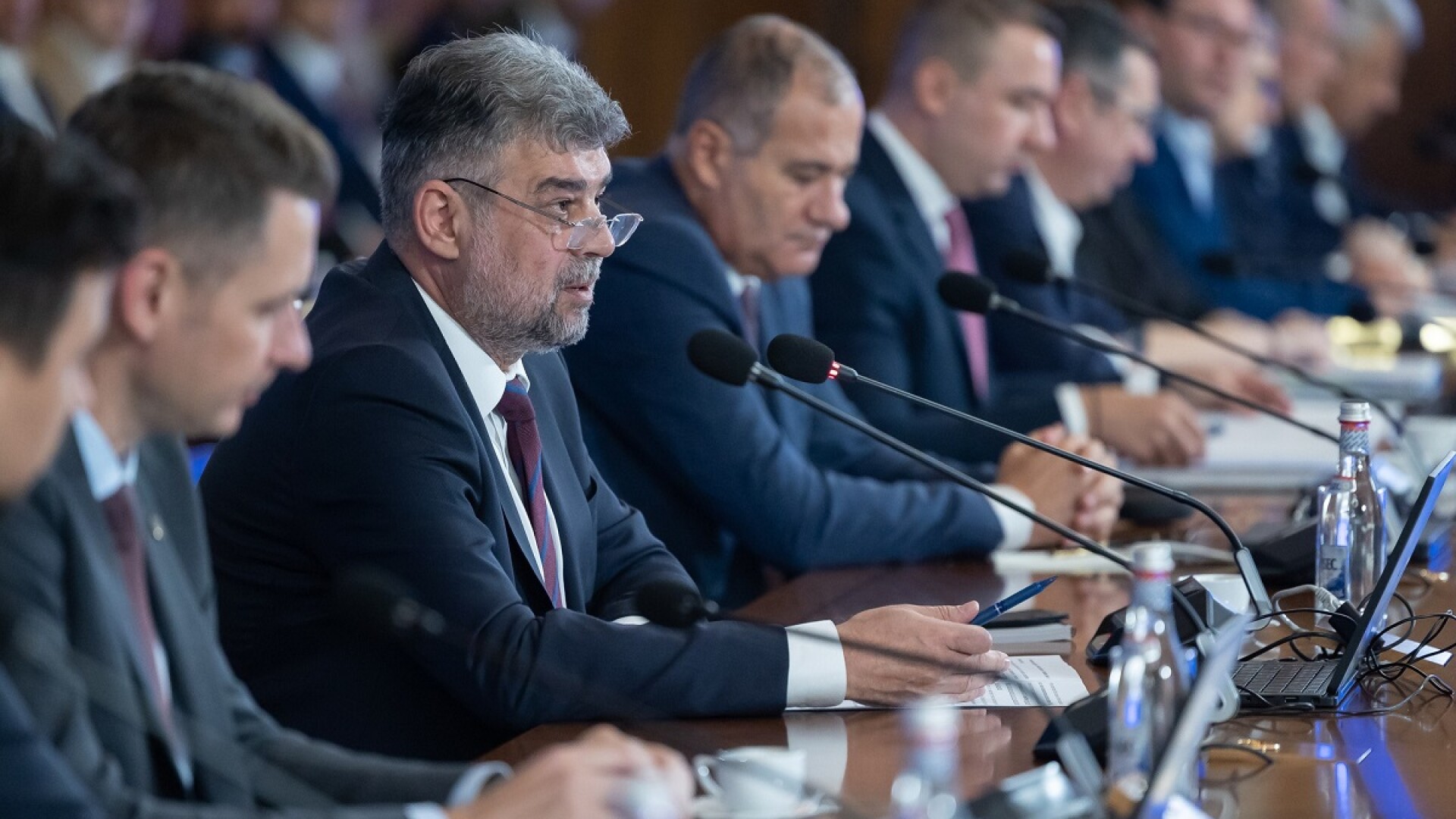 Guvernul decide mecanismul de reintroducere a controalelor la granițe. Noi reglementări sociale și fiscale vor fi aprobate