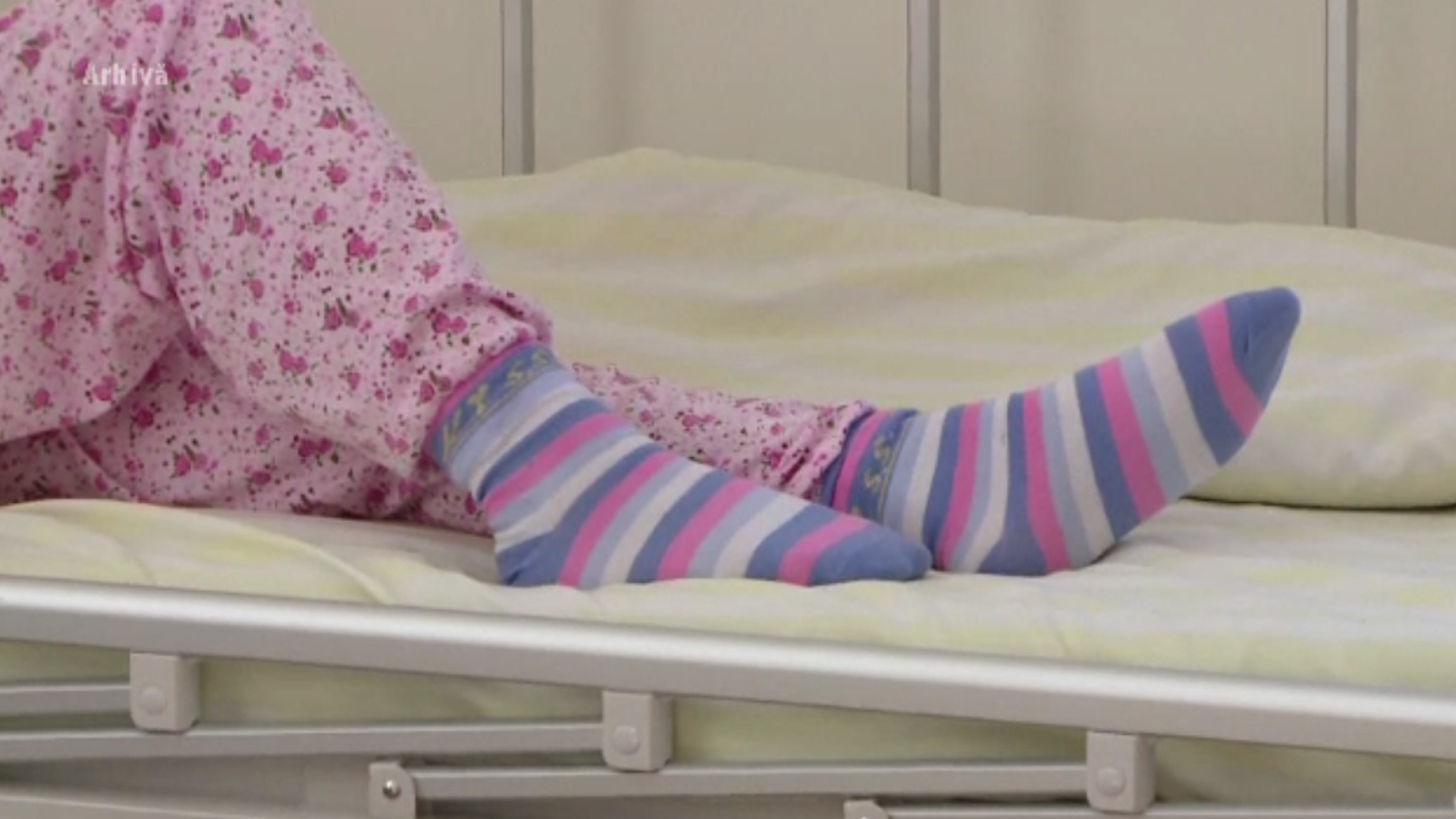 O copilă de 11 ani din Maramureș, adoptată, a ajuns la spital cu semne grave de malnutriţie. Cântărea doar 20 de kg