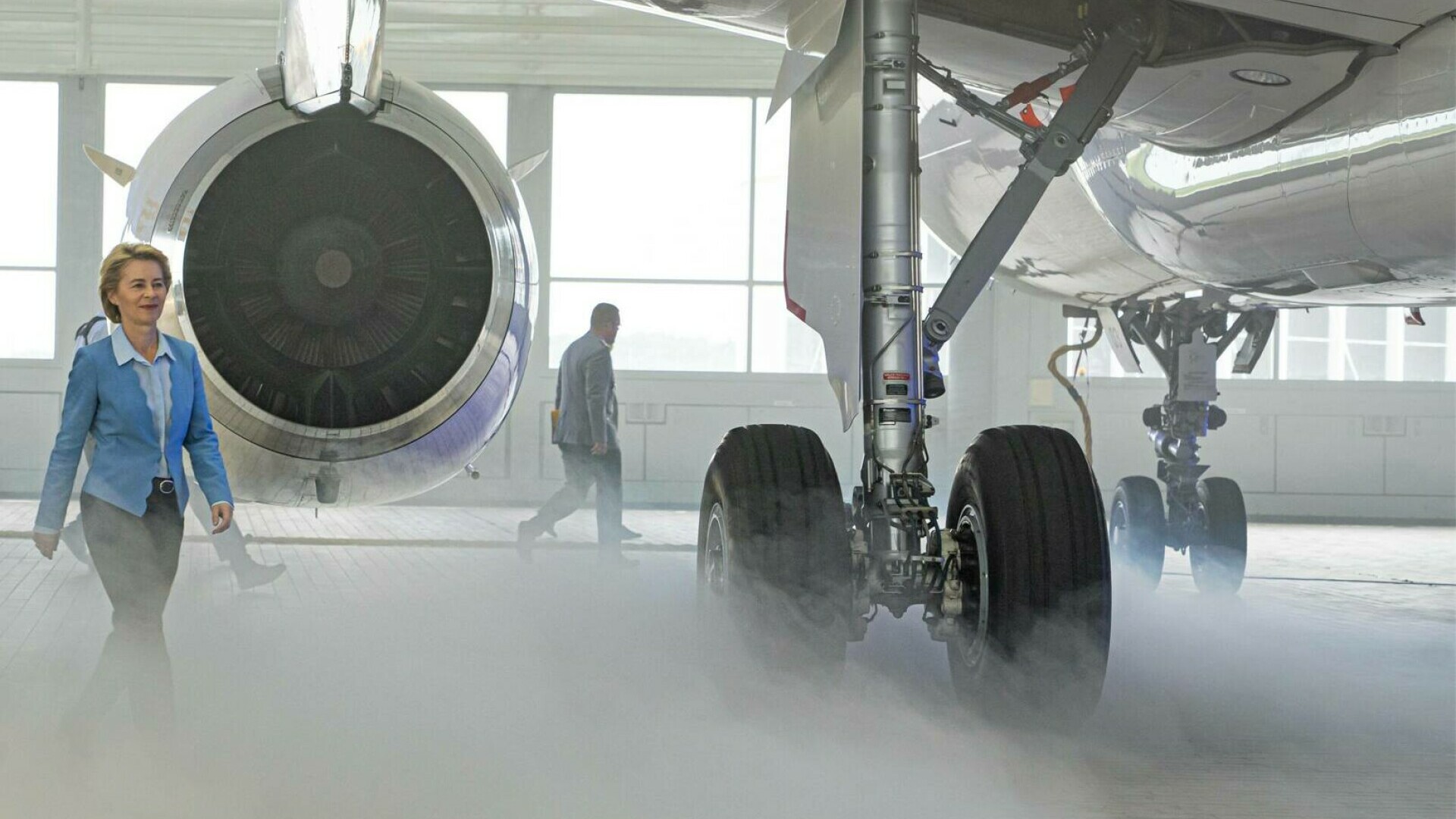FT: Avionul în care se afla președinta Comisiei Europene a aterizat forțat după ce rușii i-ar fi dezactivat navigația GPS