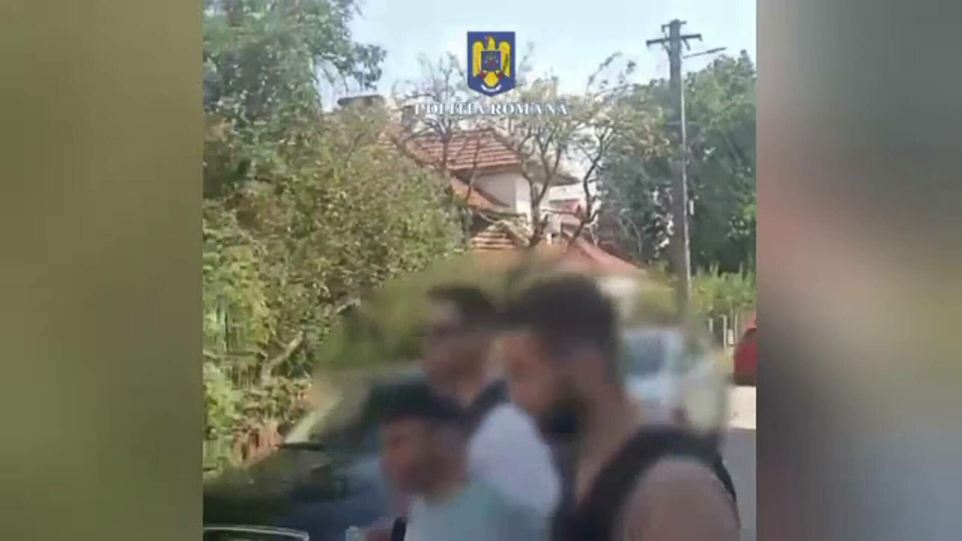 Recidivist periculos prins de polițiștii din Prahova în autocarul spre Londra. Ataca bătrâne în autobuz
