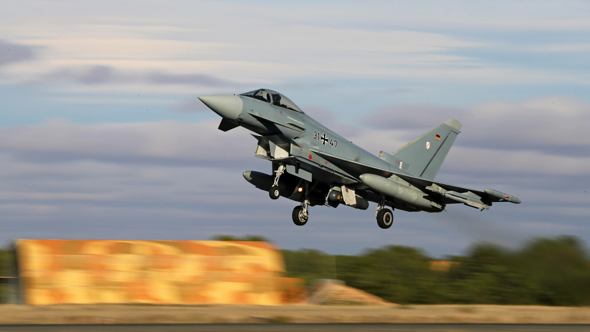 Avioane de luptă nemțești Eurofighter, ridicate de la Kogălniceanu pentru a survola frontiera. Drone detectate lângă Sulina