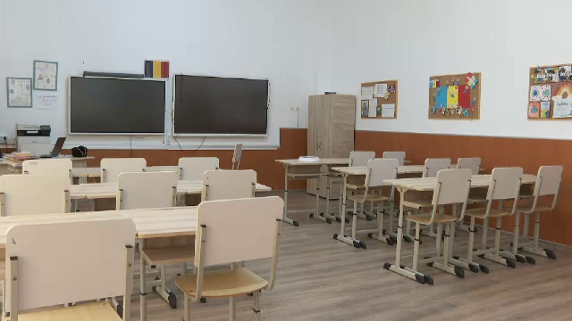 Noul an şcolar începe „fără bucurie, fără optimism şi fără sărbătoare”. Profesorii ies în stradă la Marşul Educaţiei