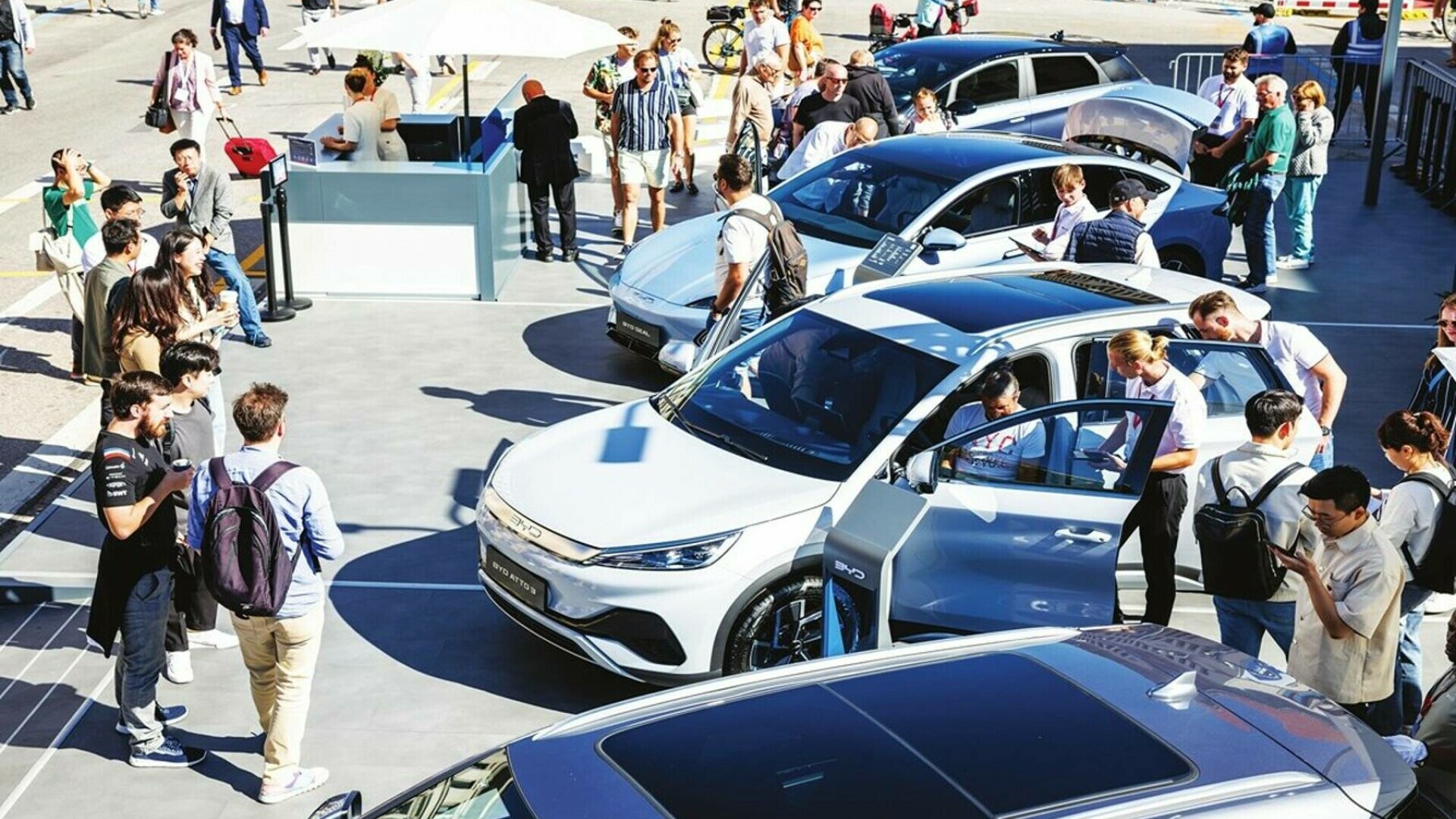 Volkswagen și BMW contra BYD și Chery: Salonul auto de la Munchen devine frontul unui nou război între giganții industriei