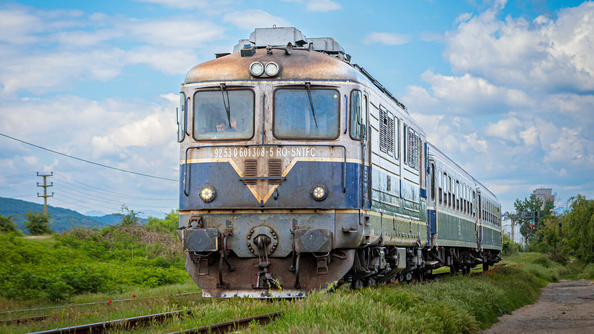 Întârzieri record la CFR Călători. Un tren din Valea Jiului a „reușit” să parcurgă 80 de km în 12 ore și 17 minute
