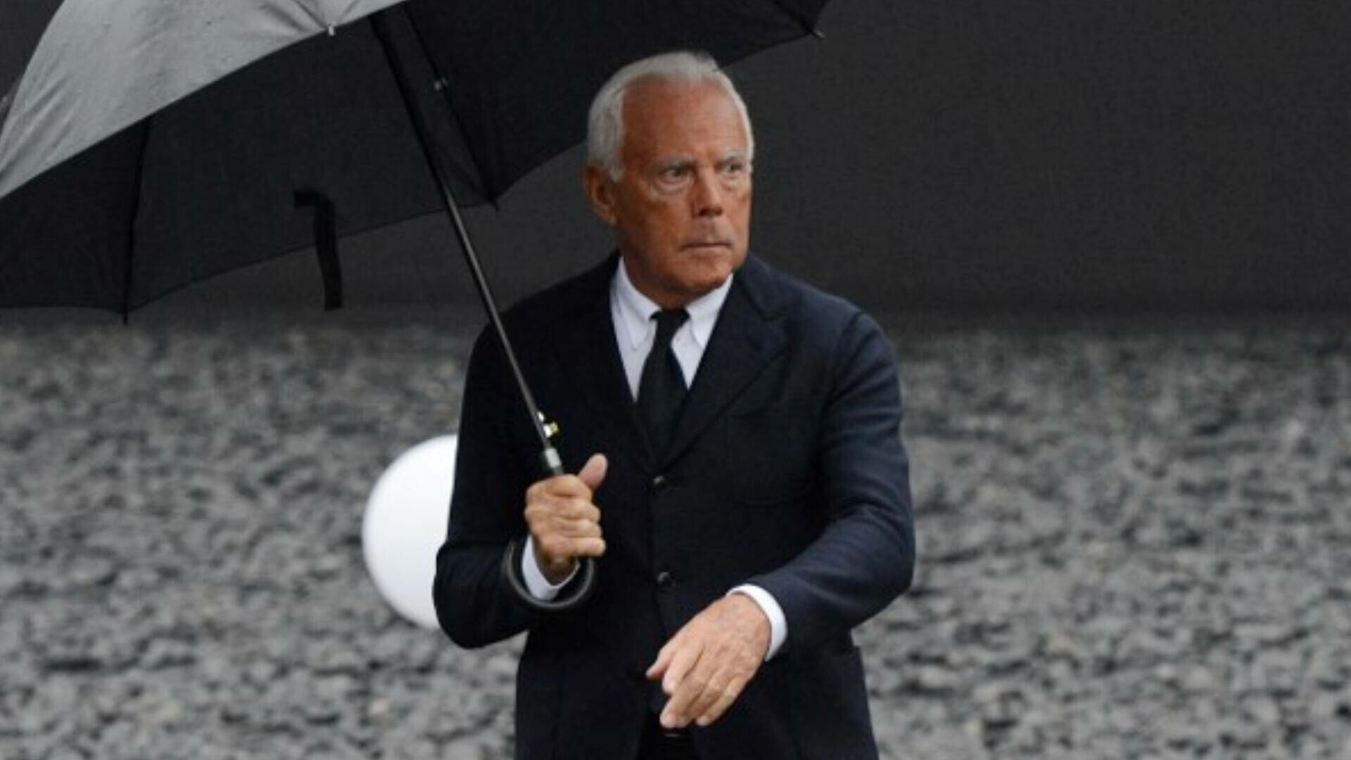 Raritatea în lumea luxului lăsată de Giorgio Armani. Moartea lui ridică întrebări cu privire la viitorul imperiului său