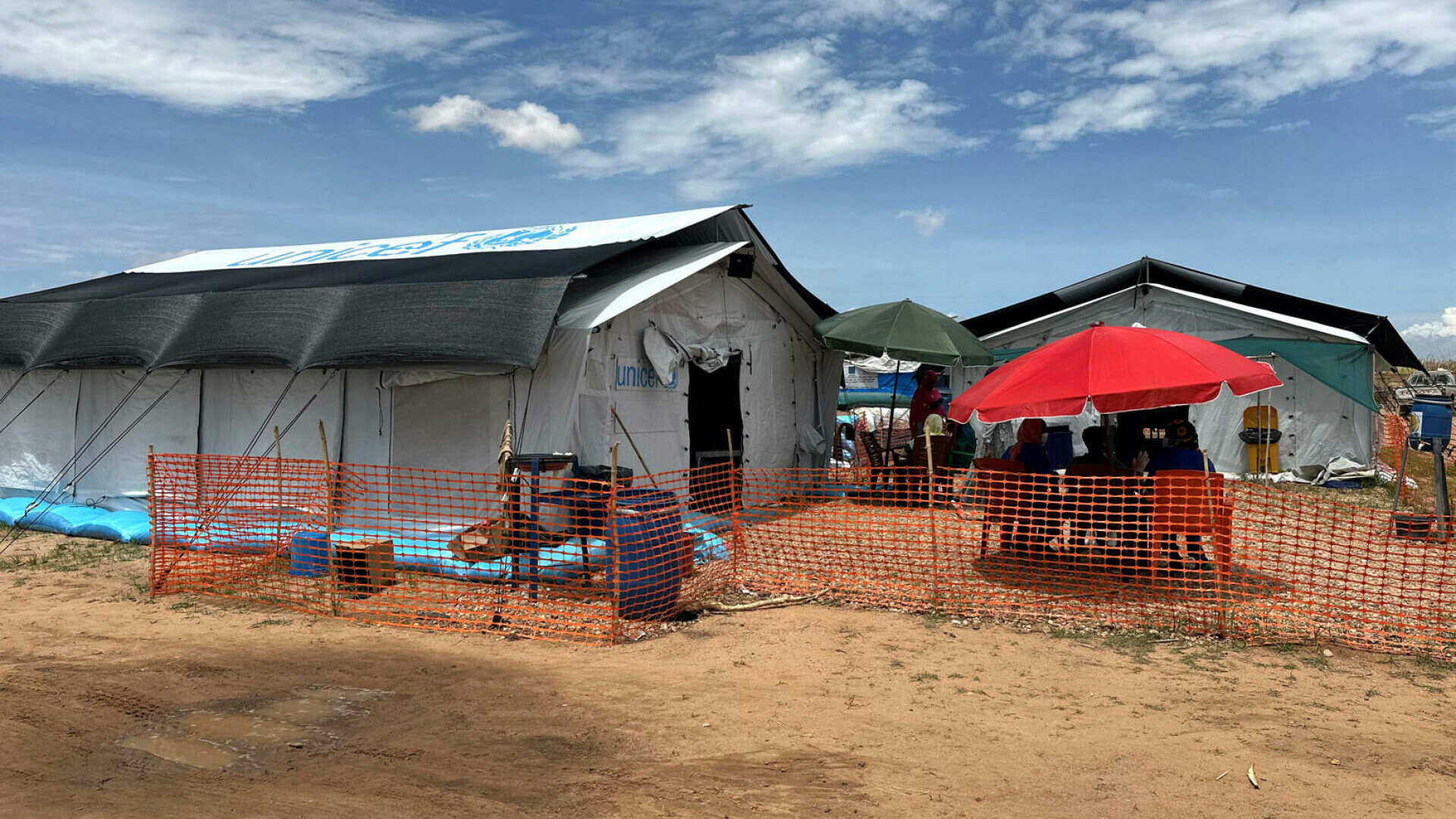Sătenii din Sudan au recuperat peste 370 de cadavre săpând cu mâinile în pământ. Alunecarea de teren a îngropat sate întregi