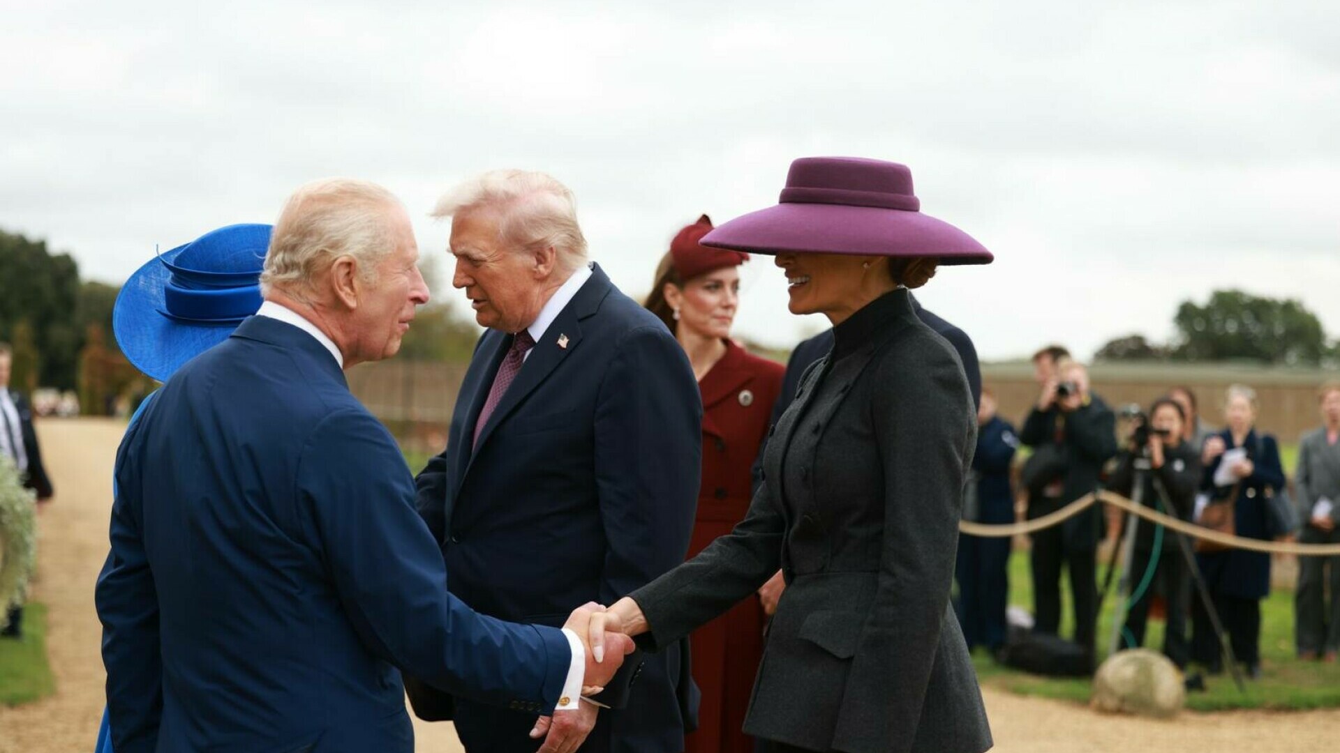 Regele Charles și Melania Trump
