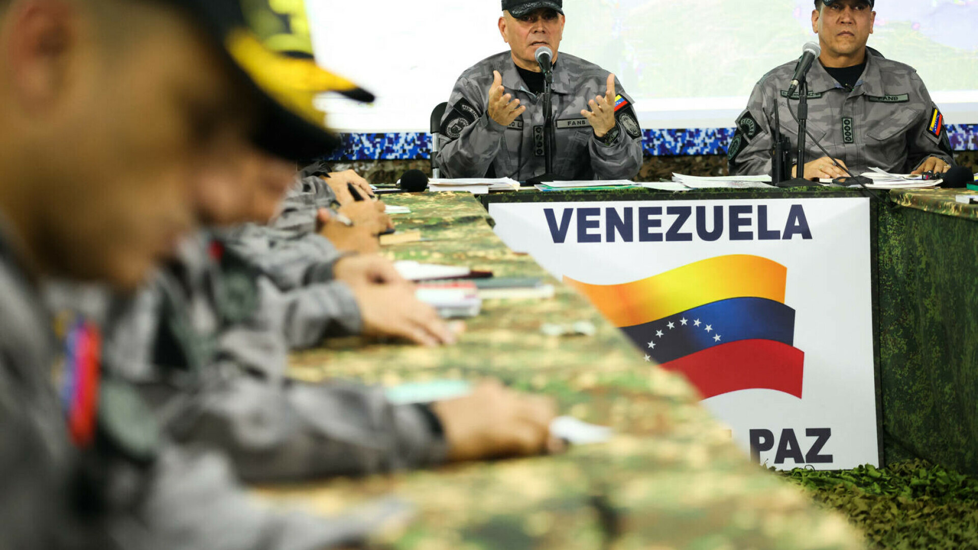 Venezuela demarează exerciţii militare pe o insulă din Caraibe