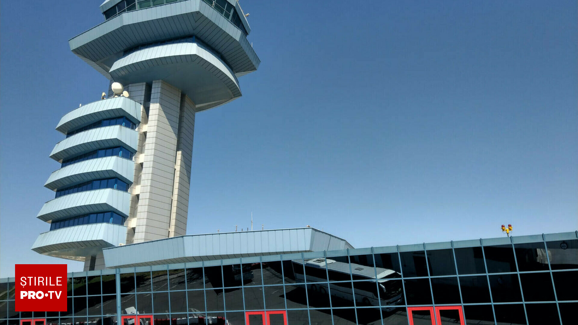 Dronă observată la Aeroportul Otopeni: Aterizările suspendate temporar, autoritățile analizează incidentul.