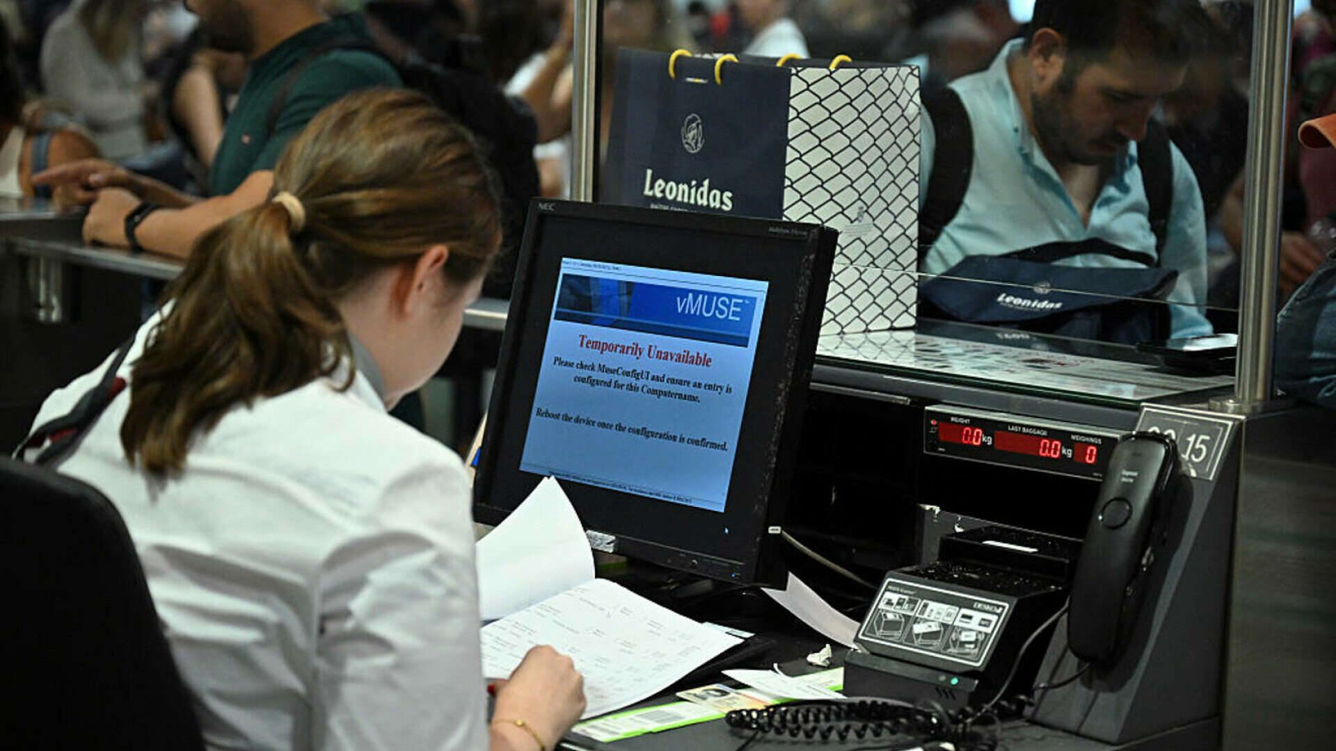 atac cibernetic aeroporturi