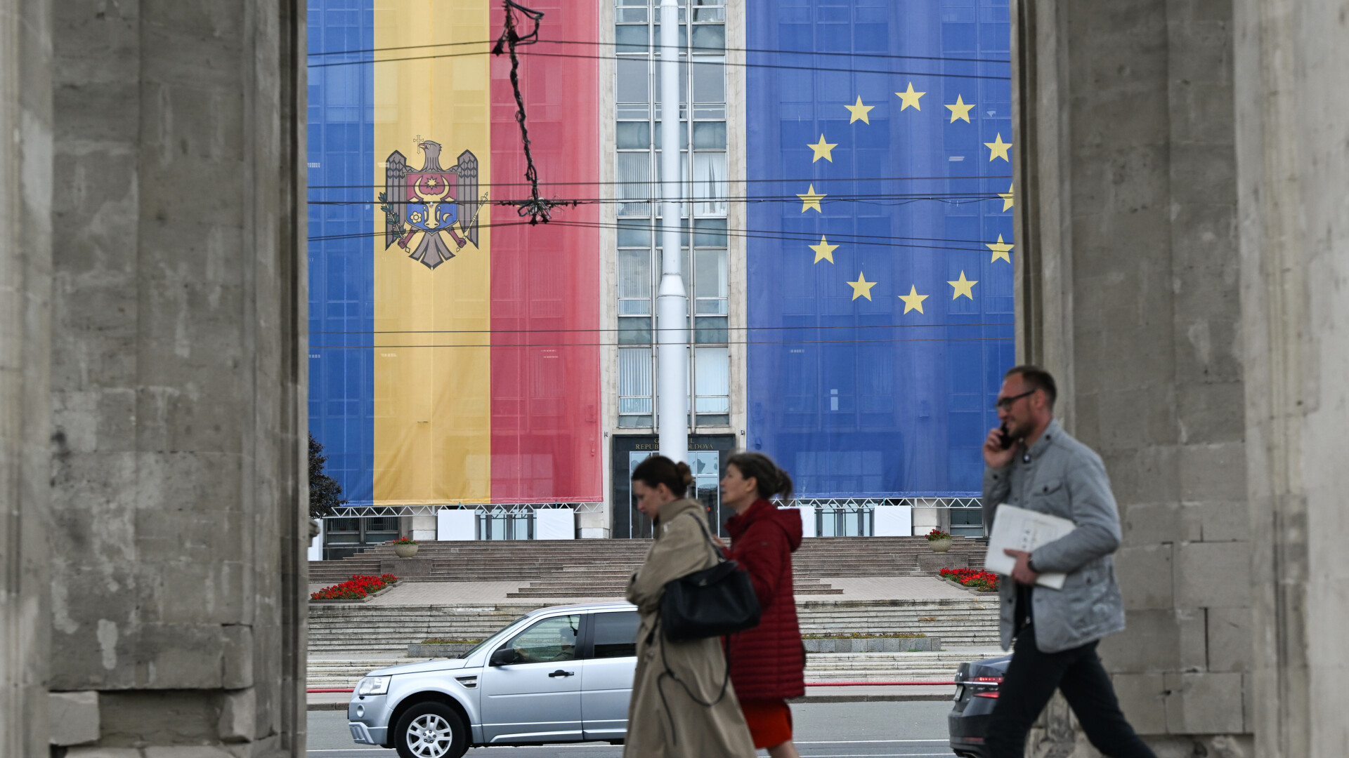 republica moldova, oameni pe strada