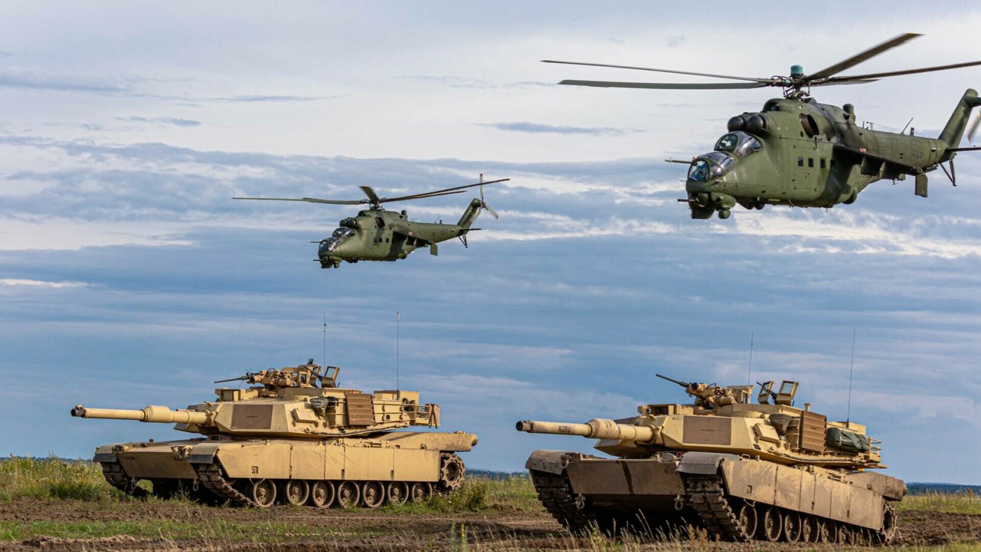 tancuri abrams elicoptere