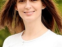 Nu se poate abtine sa-si smulga parul din cap!