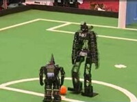 Ai juca fotbal cu o echipa de roboti?