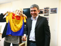 Hagi i-a dat Danei Rogoz tricoul sau cu numarul 10 si un autograf!