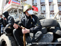 militanti pro-rusi in Donetk
