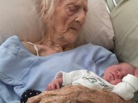 Imaginea cu o batrana de 101 ani si stranepoata ei a facut inconjurul lumii. E trist ce s-a intamplat cateva zile mai tarziu