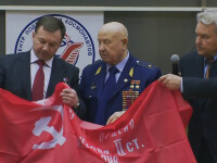 cosmonauti su steagul Victoriei CAPTURA YOUTUBE