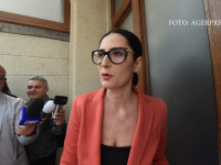Carmen Dinca, fosta candidata PMP pentru Primaria Sectorului 6, soseste la sediul DNA Bucuresti pentru a denunta faptul ca i s-au pretins 15 000 de euro pentru a intra in competitia electorala