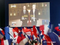 Alegeri prezidentiale Franta, portretele lui Emmanuel Macron si Marine Le Pen. 