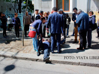 Politician din Romania, lovit de troleibuz dupa ce a traversat pe rosu