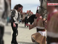 Cerere în căsătorie de basm, în Brașov. Un tânăr a venit călare pe un cal alb