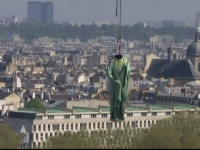 Motivul pentru care capetele unor statui din Paris au fost scoase