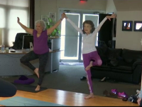 Profesoară de yoga la 100 de ani