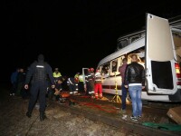 O tânără rănită în microbuzul lovit de tren a murit la spital. Pasagerii veneau din Germania
