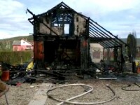 Anchetă după ce o cabană din Bistrița a ars complet. Ce au găsit pompierii