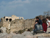 turisti pe Acropole, in Atena