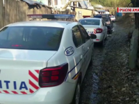 Percheziții cu zeci de polițiști și jandarmi, în Argeș