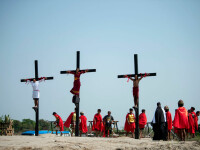 Credincioși catolici crucificați asemenea lui Isus. Ritualul condamnat de Biserică