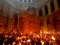 Lumina Sfântă s-a aprins la Ierusalim
