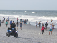 Mii de americani au luat cu asalt plajele din Florida, după relaxarea restricțiilor - 12