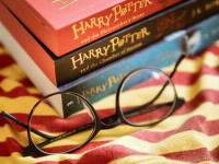 Au găsit pe un raft o carte cu Harry Potter care valorează 30.000 de lire. Moștenirea lăsată celor patru fiice de mama lor