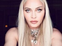 Madonna și-a răsfățat fanii cu imagini erotice. Cum s-a fotografiat cântăreața de 62 de ani