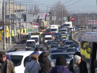 Țara europeană în care doar lucrătorii esențiali mai pot folosi transportul în comun