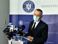 Profesorii nevaccinați nu pot fi obligați să se testeze din banii lor, crede Sorin Cîmpeanu